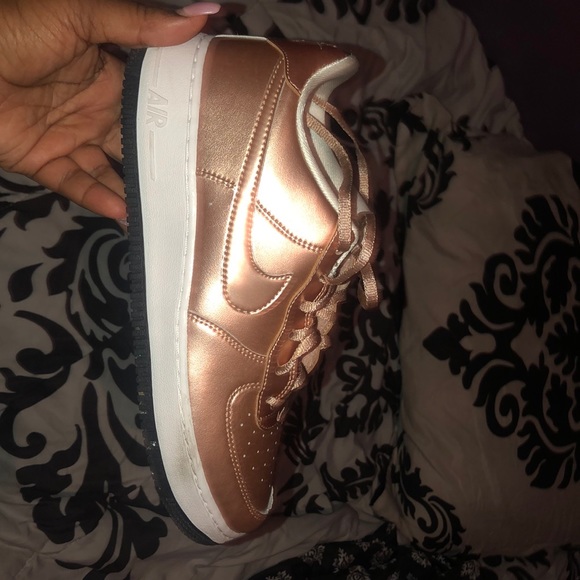 Nike rose gold Air Force one - Picture 3 of 6